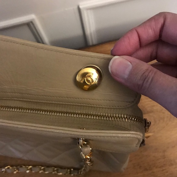 Vintage CHANEL Double Chain Purse - Picture 4 of 15